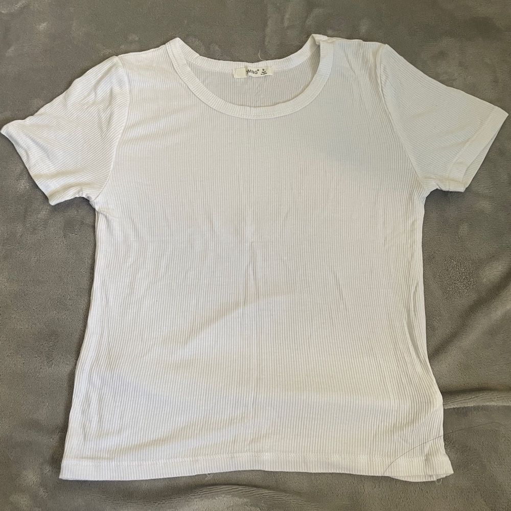 White fitted tee
